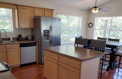 Lost Bridge Village House | BIRDSONG- House and Tiny Cabin-Beautiful Lakeview! Near Marina and Boat Launch