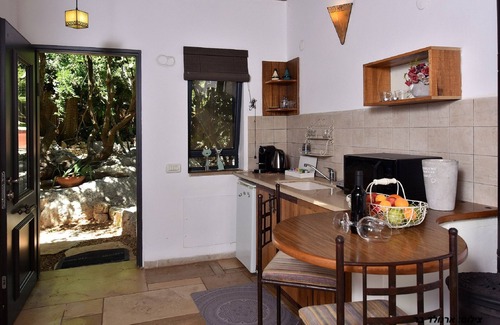 Shomera Villa | Birkata Luxury Suites for couples - Achlama suite