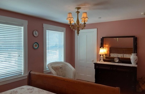 York Beach Bed & Breakfast | Bittersweet Bed and Breakfast