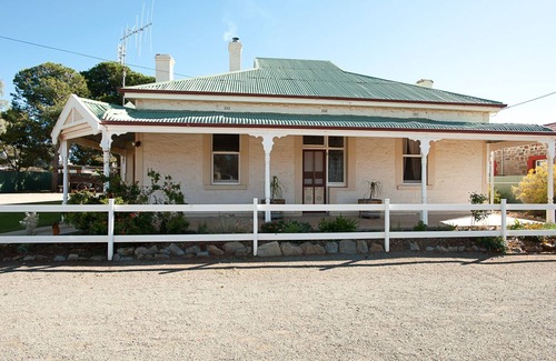 Orroroo Cottage | Black Jack Get-A-Way