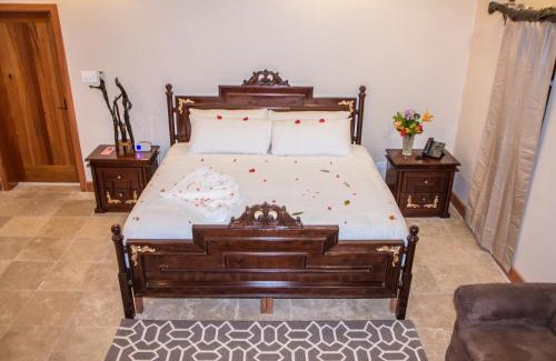 Burrell Boom Hotel | Black Orchid Resort