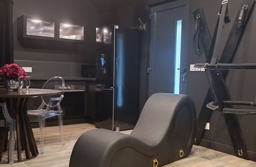 Boeschepe House | "BLACK ROOM 50 Shades of Grey luxury suite