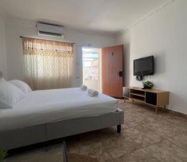 Neve Zohar House | Black & white by Loren village