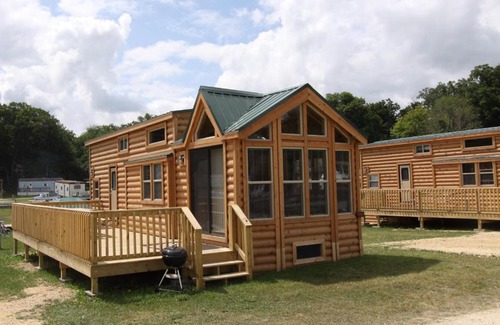 Milton Resort | Blackhawk RV Campground Loft Cabin 11
