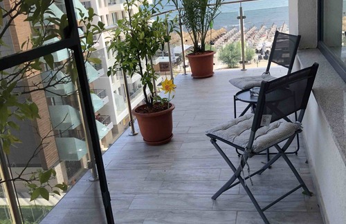 Mamaia-Sat Apartment | BlackSeaBlueBike Beachfront Apartment