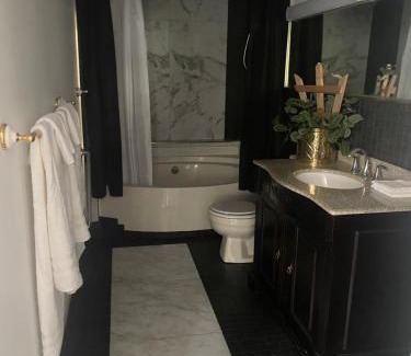 Central Okanagan House | Blarney Place Retreat