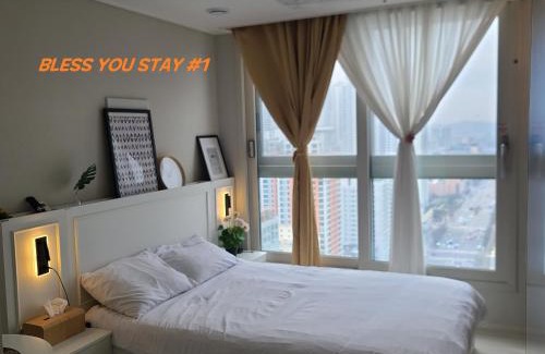 Bucheon Apartment | #BLESSYOU STAY #Paid Parking #Free Netflix #Sinjungdong Station 1Min #High-rise View 아고다예약시 호스트번호로 연락주세요