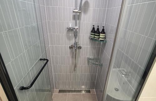 Bucheon Apartment | #BLESSYOU STAY #Paid Parking #Free Netflix #Sinjungdong Station 1Min #High-rise View 아고다예약시 호스트번호로 연락주세요