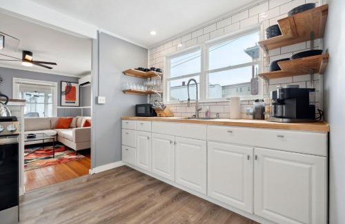 Hampton House | Blinkin Beach House Newly Renovated Steps to Beach