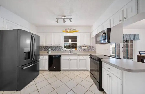 Memphis House | Bliss By The Bay* Heated Pool Home w/Playground