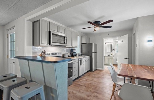 Lawrenceville Apartment | Bloomfield/Pittsburgh Bright & Spacious 2BD w/Prkg