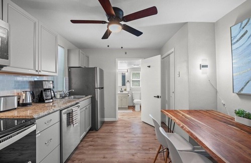 Lawrenceville Apartment | Bloomfield/Pittsburgh Bright & Spacious 2BD w/Prkg