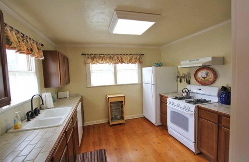 Fort Davis House | Blue Agave Bungalow - Your Perfect Spot To Escape The Hustle And Bustle!