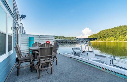 Russell Springs House | Blue Bayou - Floating House on Lake Cumberland
