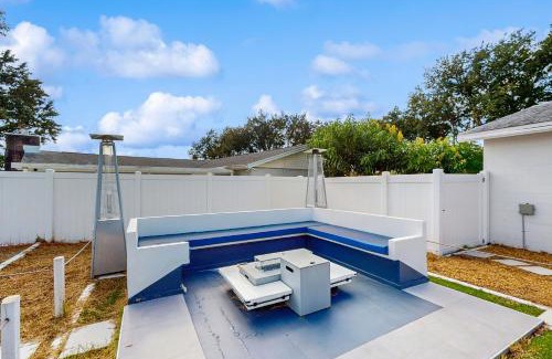 College Green Estates House | Blue Boat House