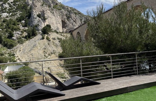 Niolon House | Blue coast, 200 metres from the sea, superb view, jacuzzi