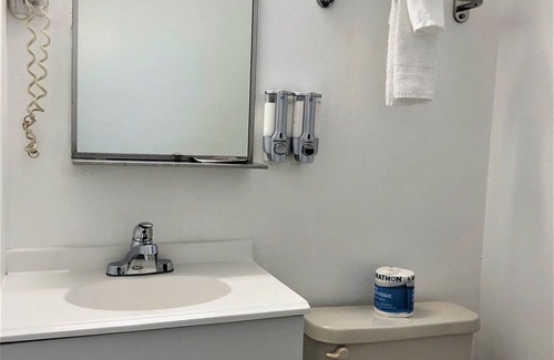 Brookings Hotel | Blue Coast Inn and Suites