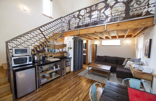 Mississippi District House | Blue Door Tiny Home in Mississippi District, near downtown & Convention Center