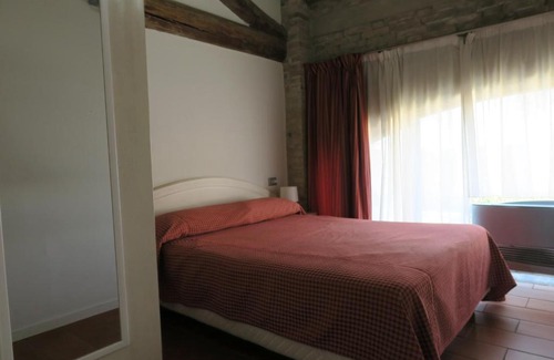 Soragna House | Blue Garibaldi Room & Breakfast