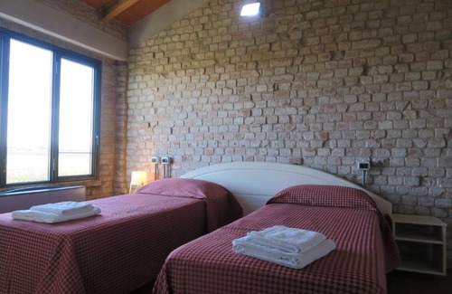 Soragna House | Blue Garibaldi Room & Breakfast