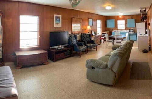 Port O Connor House | Blue Heron 2/1 Near the Boat Ramp