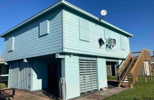 Port O Connor House | Blue Heron 2/1 Near the Boat Ramp