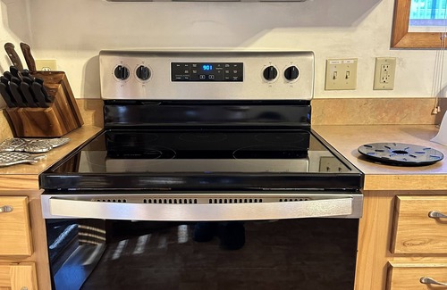 Winchester Bay House | Blue Heron Getaway. Come enjoy the spring and summer in our great cozy house.n