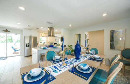 Bee Ridge House | Blue Heron Ranch - Coastal, Modern, Private w/Resort Style Pool