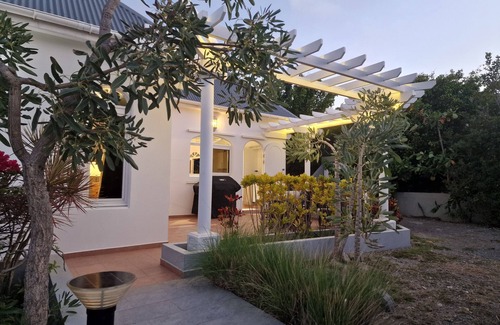 Barriere des Quatres Vents Villa | BLUE LINE C OPEN OCEAN VIEW FACING ILET TORTUE WELL VENTILATED