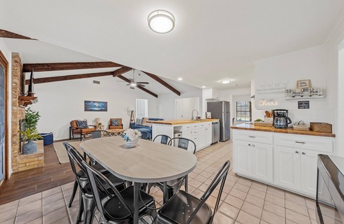 Hewitt House | Blue Moon Retreat: Spacious 4-BR Home w/Fireplace & Pool Near Waco & Baylor