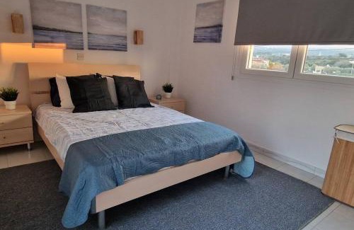 Latsi Apartment | Blue pearl, seaside aprtm with pool at Latchi Marina