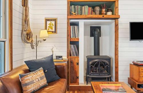 Clifford House | Blue Ridge Beech Cabin - Family Home