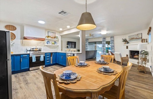 Belton House | Blue Vista, lake view, hot tub, fire pit, covered patio