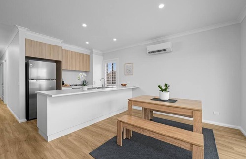 Thurgoona House | Blue Wren at Thurgoona