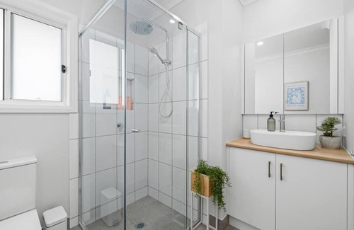 Thurgoona House | Blue Wren at Thurgoona