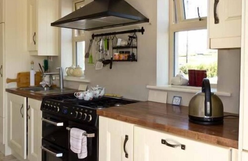 Spanish Point Cottage | BLUEBELL COTTAGE, pet friendly in Spanish Point, County Clare