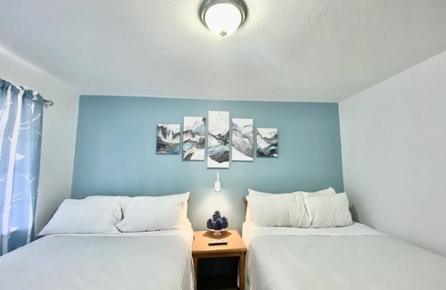 South Lake Tahoe Hotel | Bluebird Day Inn & Suites