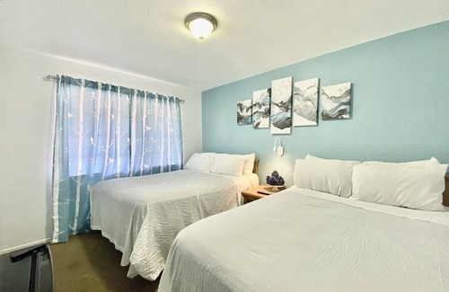 South Lake Tahoe Hotel | Bluebird Day Inn & Suites