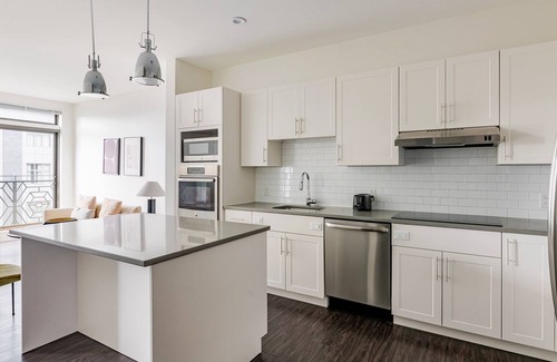 Assembly Square Apartment | Blueground | Assembly Square, pool, nr Mystic River