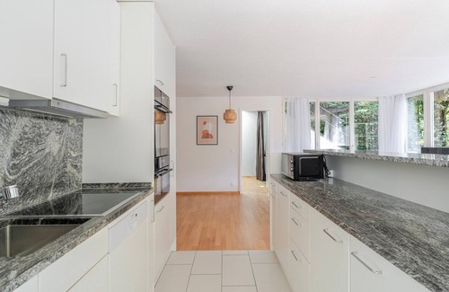 Hirslanden Apartment | Blueground | Hirslanden, balcony, nr Zürich Lake