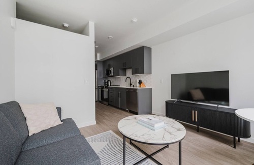 Redmond Apartment | Blueground | Redmond, pool & AC, nr park