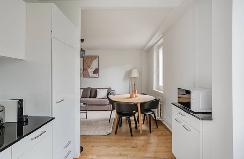 St. Johann Apartment | Blueground | St. Johann, w/d, balcony, nr market