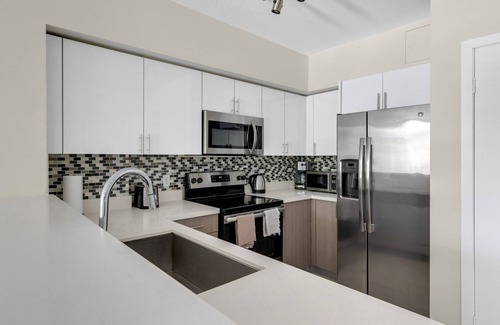 Northeast Miami Apartment | Blueground | Upper East Side, pool, nr Miami Beach