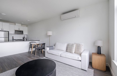 Yesler Terrace Apartment | Blueground | Yesler Terrace & elevator, nr park