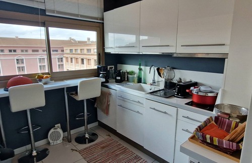 Est Apartment | "BlueSky" air-conditioning-wi-fi garage- 5m from town center.