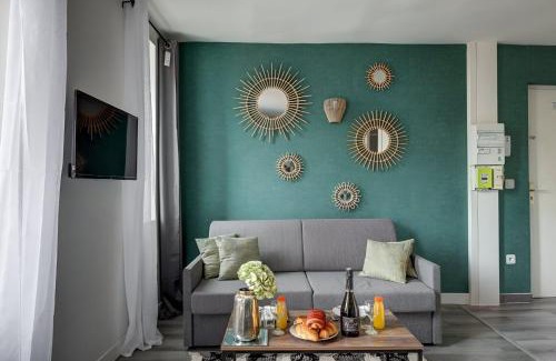 Bagnolet Apartment | Bluestay 203 - Charming Studio