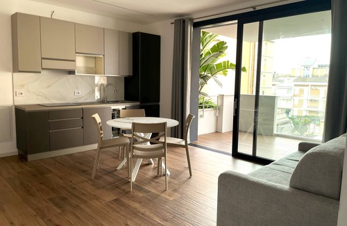 Porto d'Ascoli Apartment | BLUESuite - Nuovissimo trilocale fronte mare, 3 piano con terrazza e box