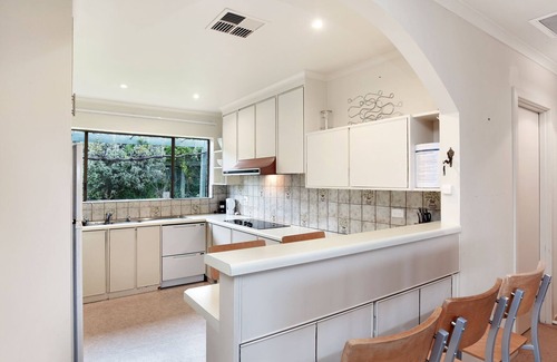 McCracken House | Bluffview Lookout at Victor - see whales! Free WIFI