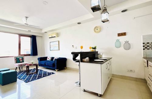 Defence Colony Apartment | BluO 1BHK Defence Colony Market - Lift, Balcony