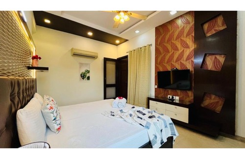 Kailash Colony Apartment | BluO Studio - M Block Mkt Greater Kailash